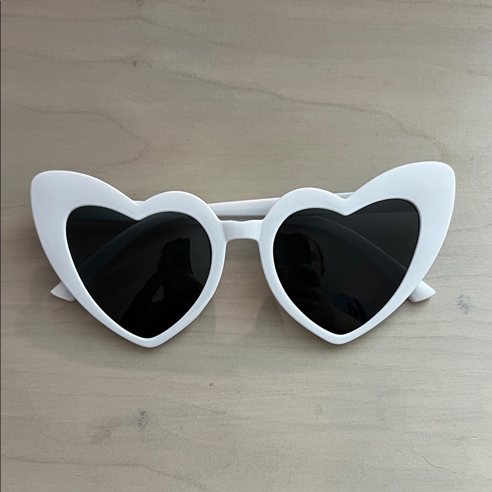 White Heart-Shaped Cat Eye Sunglasses